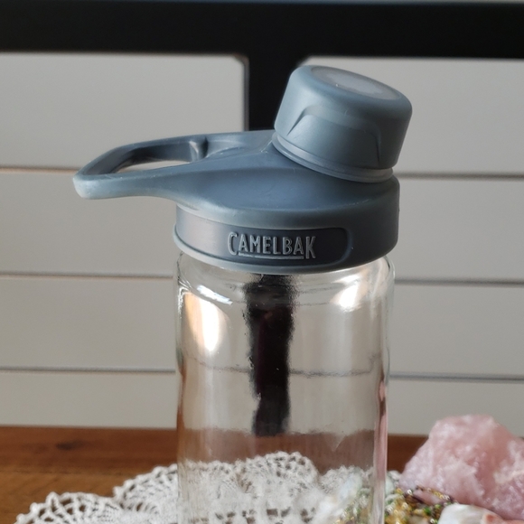 ๐๐ฆ CamelBak Glass Water Bottle - Picture 3 of 6